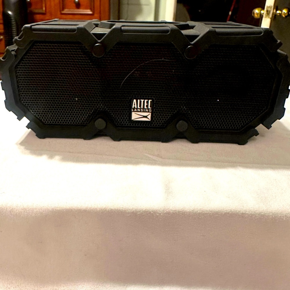 Altec Lansing Mini LifeJacket 2 - Waterproof floating Bluetooth speaker.